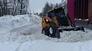 Во Владимире за минувшие сутки коммунальщики вывезли 7,8 тысячи кубов снега