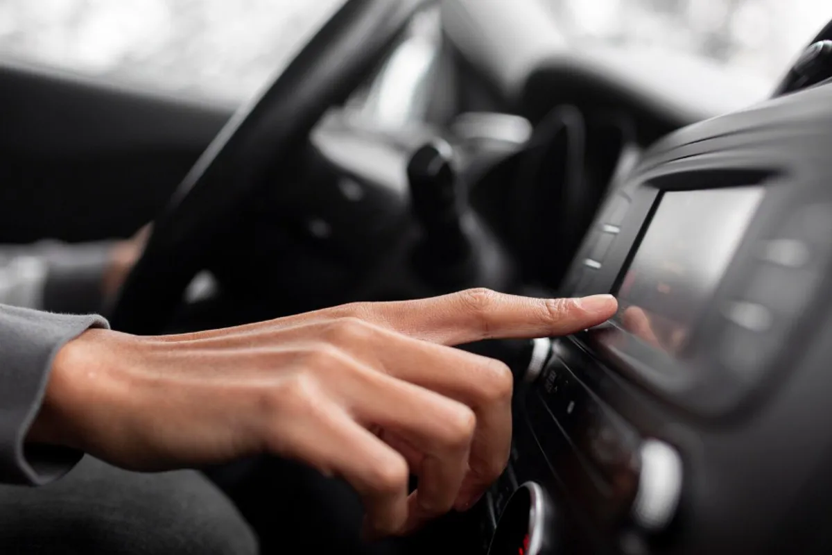 Auto Hold есть почти в каждом современном автомобиле – но мало кто знает, когда эту функцию нужно отключать