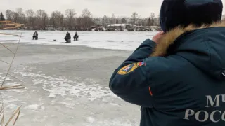На Сурском водохранилище произошла трагедия: под лед провалился пожилой мужчина