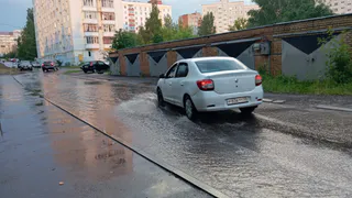 Касается каждого рязанца: эксперт Ершов назвал главную опасность для автомобиля в дождь