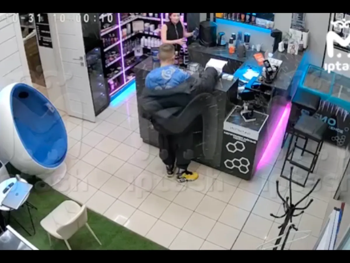 Бывший сотрудник ограбил магазин в в Казани: похитил грибы на 5 тысяч рублей