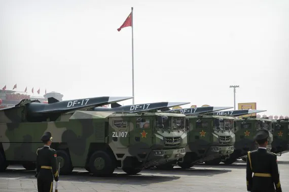 Китайская армия впервые применит гиперзвуковую ракету DF-17