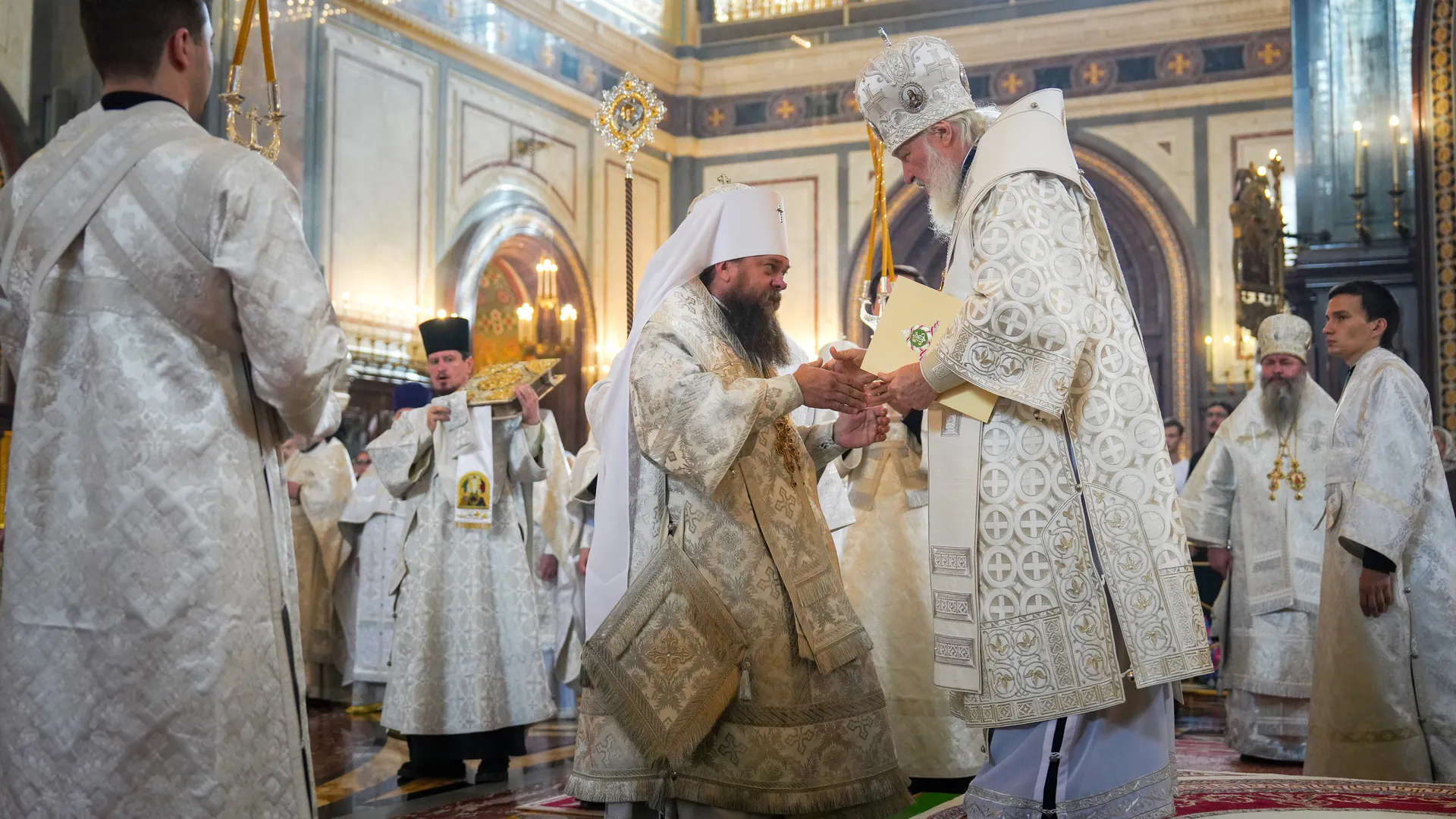 Епископ Сыктывкарский Филипп принял сан митрополита в Храме Христа Спасителя