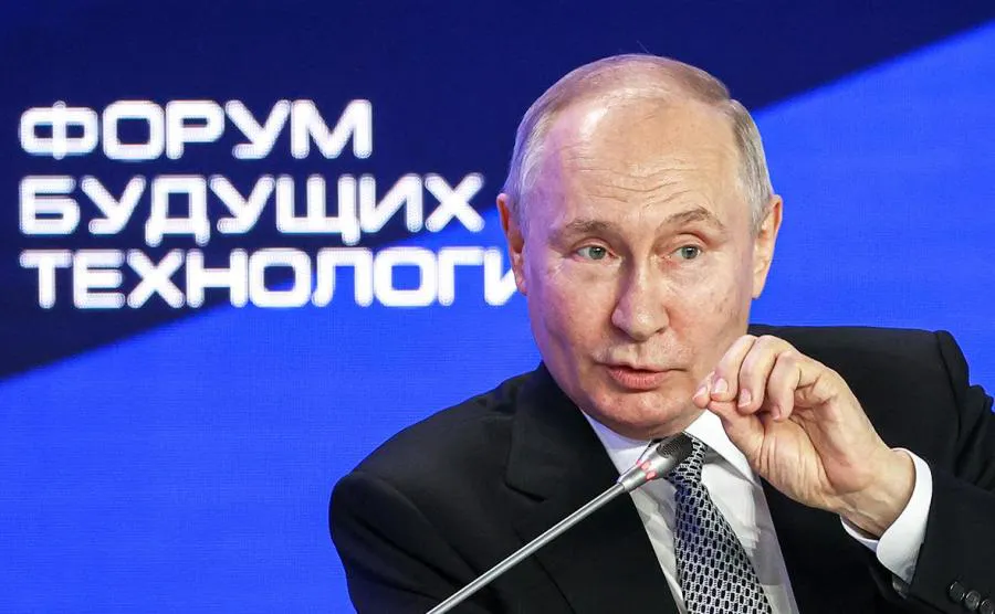 Путин сообщил о новых выплатах медикам