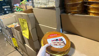 В Светофор привезли печенье, чай, конфеты: покупатели расхватали бисквитные коржи за 105 руб - дома оценила торт-"пятиминутка" к чаю 