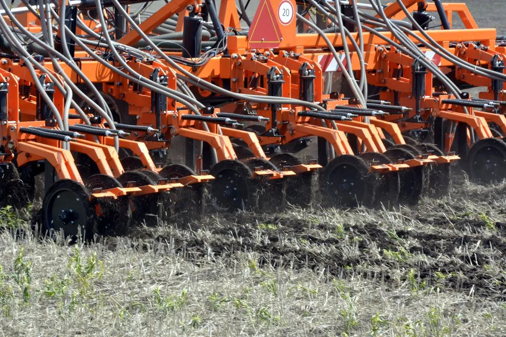 Челябинские аграрии завершили сев с рекордными показателями по УрФО