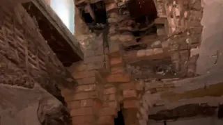 В Челябинской области люди живут в развалинах: санузел провалился, стены трещат