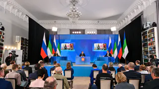 Ростислав Гольдштейн провел первую прямую линию с жителями Коми