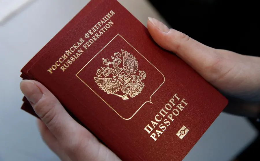 Россиянам напомнили о случаях, когда нужно менять паспорт