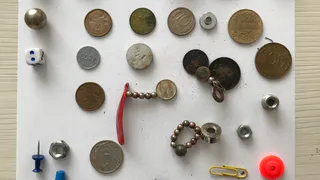 Монетки и попрыгунчики: рязанские медики рассказали, что чаще всего глотают и суют в нос дети