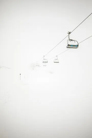 Туристы застряли на подъемнике горнолыжного курорта в Челябинской области