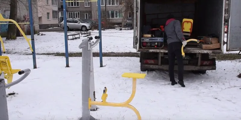 Глава Пензы контролирует ремонт детских и спортивных площадок в городе