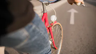 В Пензе ищут очевидцев наезда велосипедиста на ребенка