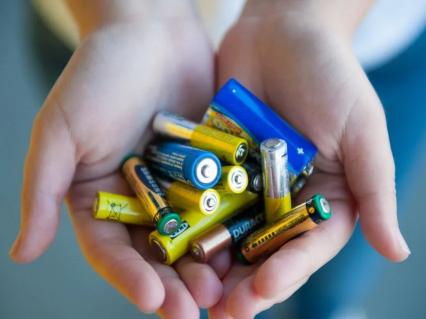 В Нижнекамске появились ещё два экобокса для батареек