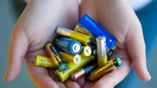 В Нижнекамске появились ещё два экобокса для батареек