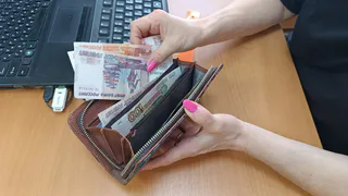 Во Владимире судебные приставы незаконно арестовали социальные выплаты матери