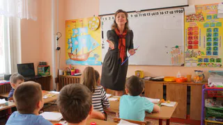 Прокуратура: родители не должны покупать учебники в детский сад