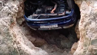 В сети появилось видео о рязанском автомобиле застрявшем в крымской пещере