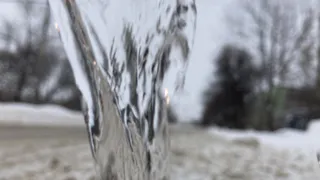 Прорыв на Голенчино: специалисты “Водоканала” устраняют аварию