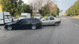 В Канищеве в ДТП с BWM и Renault пострадала 30-летняя женщина