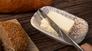 Эти 2 пачки можно брать без опаски – внутри только чистые сливки: Росконтроль назвал лучшие марки сливочного