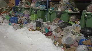 «Скажите, что происходит в городе? Что с мусором?»