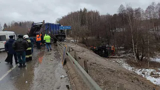 Водителя мусоровоза будут судить в Камешково за трагедию на трассе