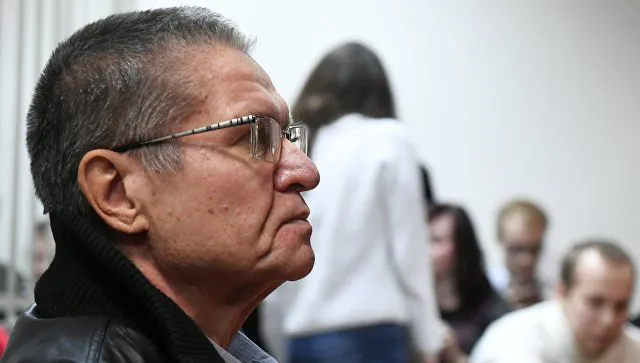 Улюкаев рассказал в суде, какие подарки дарил ему Сечин