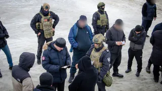 В Пензе силовики провели рейд и вручили повестки бывшим мигрантам