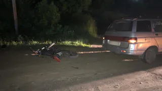 Ездил без прав: в Рыбном подросток на мотоцикле столкнулся с “Ладой”