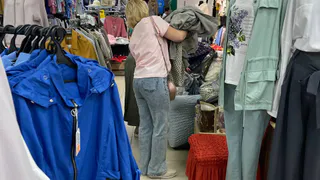 Так одеваются только «колхозницы»: 5 вещей, которые нужно обязательно выбросить из гардероба