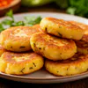 Семья просит готовить эти картофельные котлетки чаще, чем мясо: даже закоренелые мясоеды всегда просят добавку. Есть один секрет