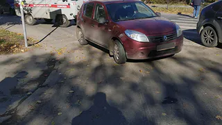 На улице Есенина "Рено" сбил женщину с коляской