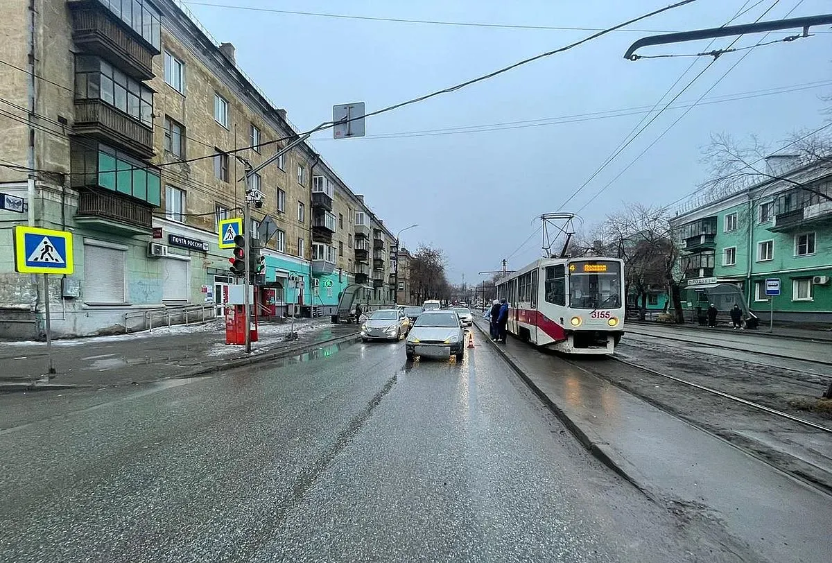 В Магнитогорске "Форд" сбил 9-летнюю школьницу на пешеходном переходе