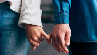 Когда партнёр отдаляется: большинство людей делают одно и то же – и это окончательно добивает отношения