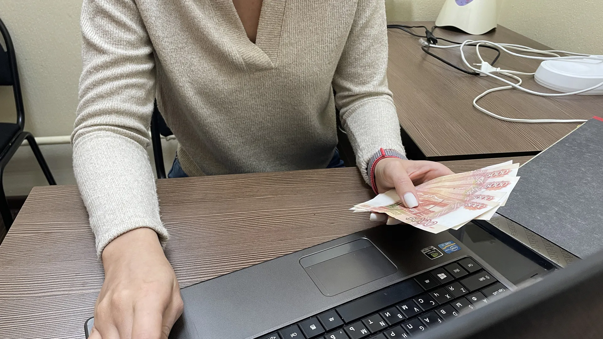 Жительница Коми попалась к аферистам, пытаясь обналичить банковские бонусы