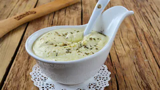 Как приготовить домашний плавленый сыр?