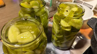 Огуречный посол, после которого огурцы не мутнеют и не "взлетают". Им еще моя бабушка пользовалась - ни разу не подводил