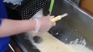 На рязанском предприятии нашли поддельную молочную продукцию и 70 кг просрочки 