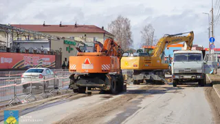 В Сыктывкаре на Октябрьском начали замену труб без полного перекрытия движения