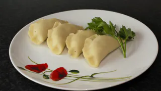 Перемолотые рога и копыта в тесте, мяса нет совсем: Роскачество назвало худшие марки пельменей. Не покупайте 