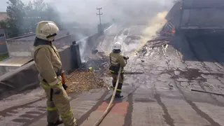 Как тушили пожар на комбайновом заводе. Видео от первого лица