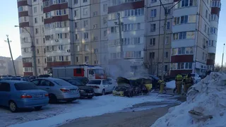 В Магнитогорске на улице Жукова в движении загорелась "Мазда"