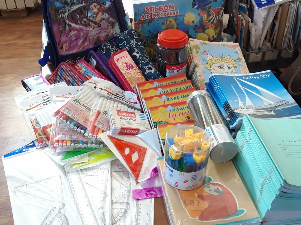 В Пензе 405 первоклассникам подарили школьные принадлежности