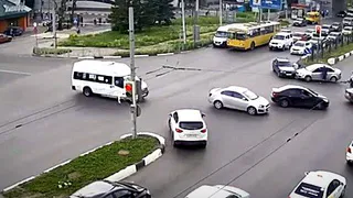 В Рязани на Московском шоссе водитель "Дэу" врезался в "Форд". Видео