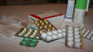 Опасная побочка: суперинфекции как последствие самолечения коронавируса