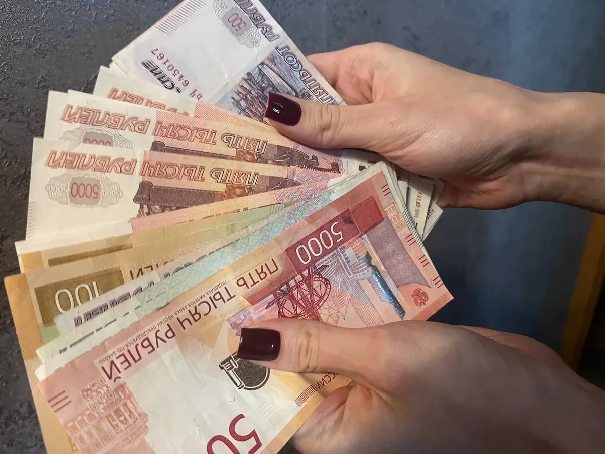 75-летняя жительница Южного Урала отдала мошенникам все сбережения, поверив в схему "защиты средств"