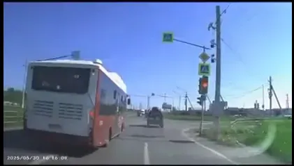 Водитель автобуса "Волгабас" оштрафован за проезд на красный свет в Магнитогорске