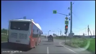 Водитель автобуса "Волгабас" оштрафован за проезд на красный свет в Магнитогорске