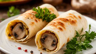 Тёплый ролл из лаваша с грибами и двум видами сыра — невероятно вкусный итальянский завтрак за 15 минут